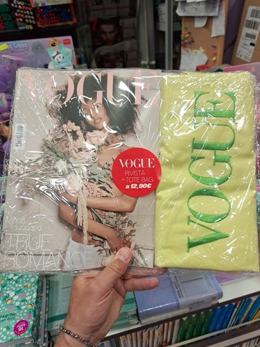 Vogue italia giugno 2026 - vogue,